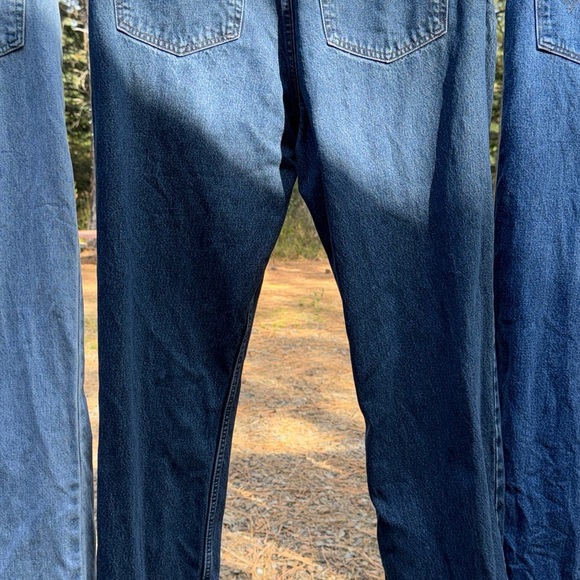 Arizona Men’s Jeans label is 38 x 32”actual is 38”x31” - Picture 6 of 6